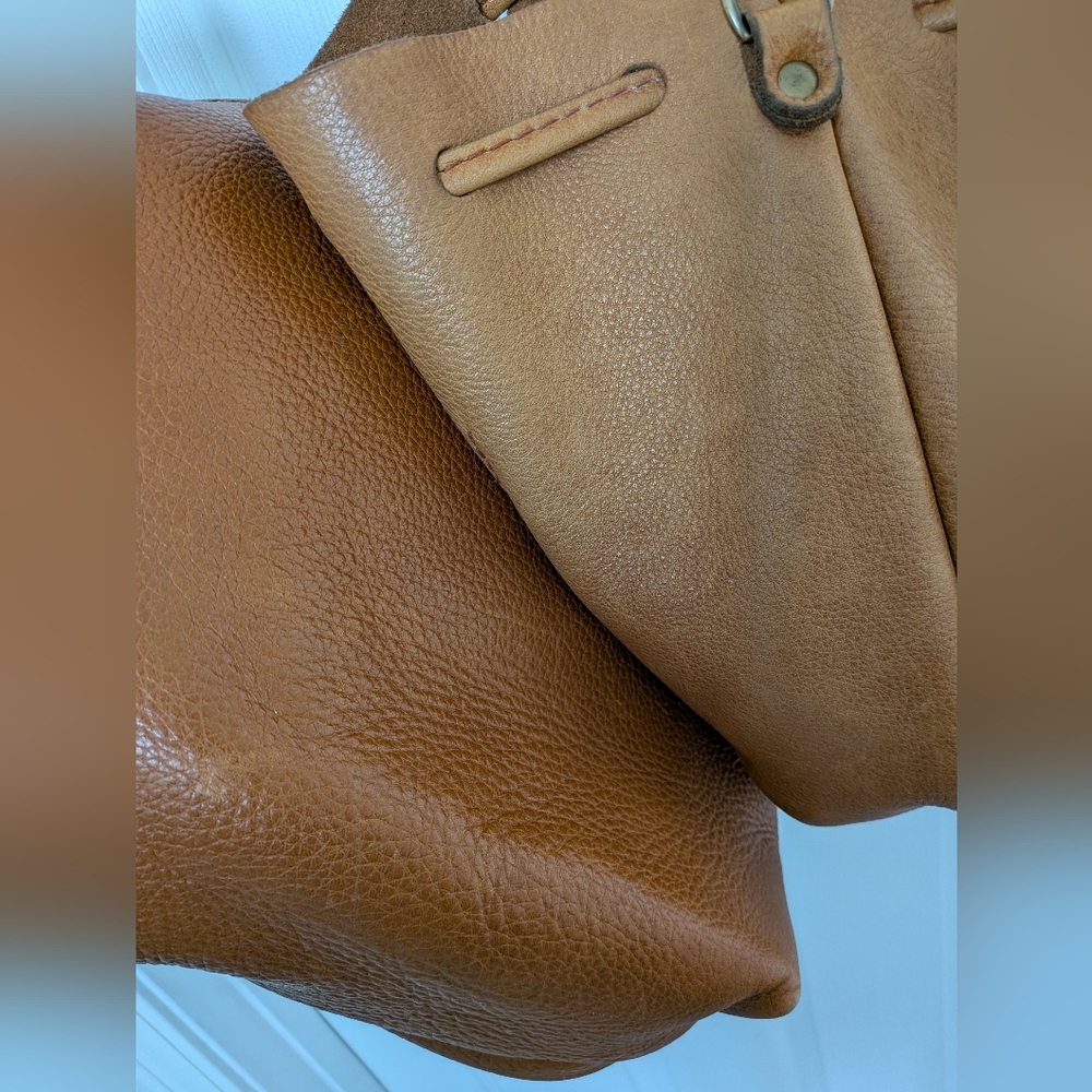 Portland Leather Dune Large Bucket Bag - Picture 7 of 7